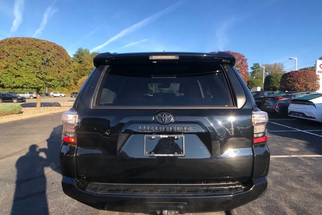 2023 Toyota 4Runner SR5 4WD photo 1