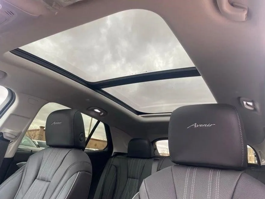 2025 Buick Envision Avenir photo 17
