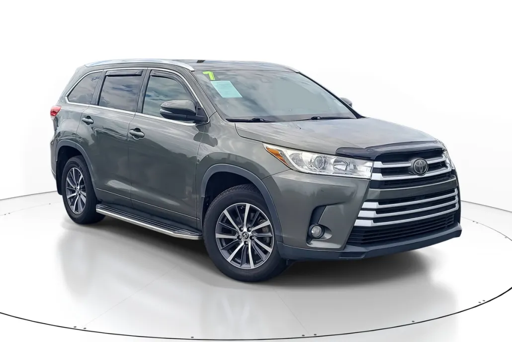 2017 Toyota Highlander XLE photo 1