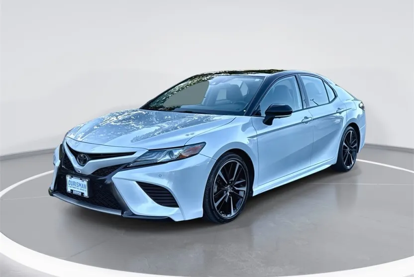 2019 Toyota Camry XSE V6 photo 1