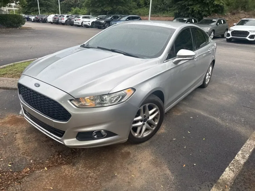 2015 Ford Fusion SE photo 1