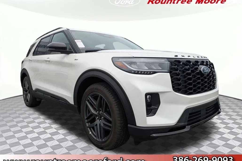 2025 Ford Explorer ST-Line photo 1