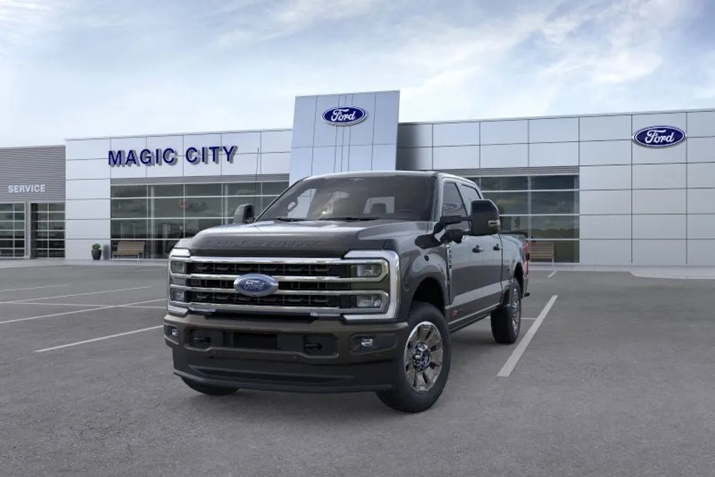 2025 Ford F-350 King Ranch photo 1