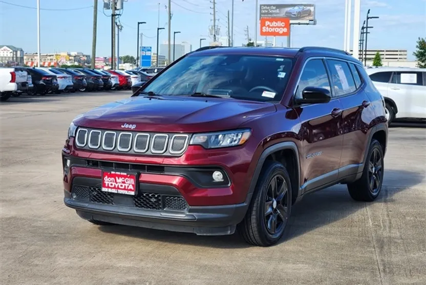 2022 Jeep Compass Latitude photo 1