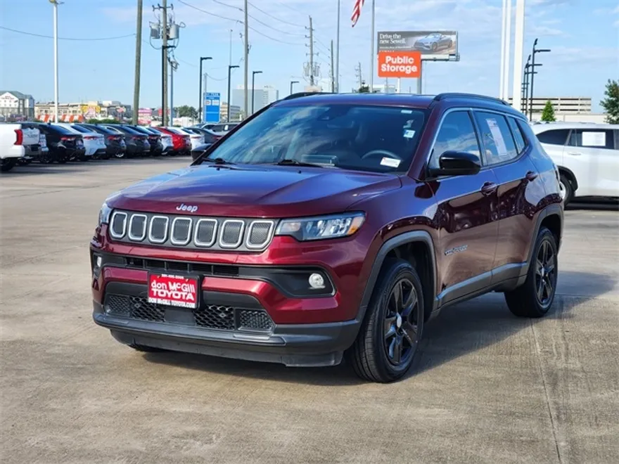 2022 Jeep Compass Latitude photo 1