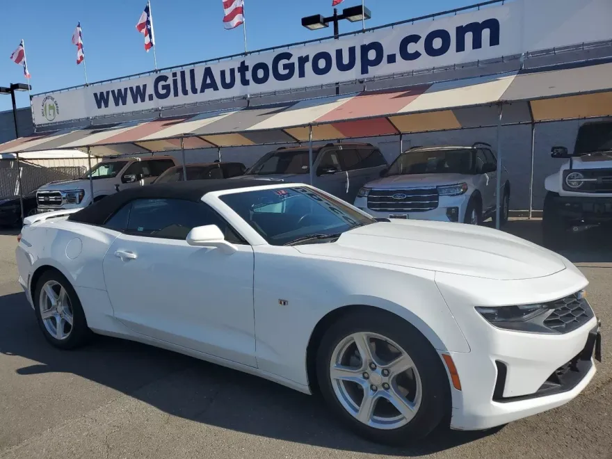 2022 Chevrolet Camaro 1LT photo 1