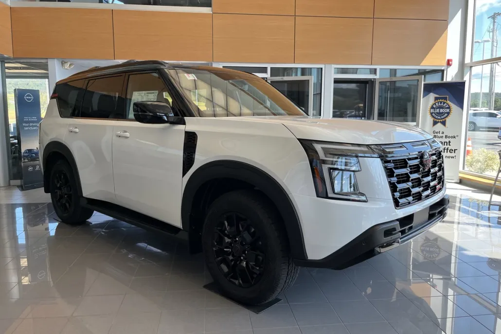 2025 Nissan Armada photo 1