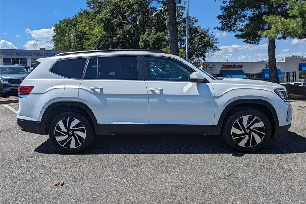 2026 Volkswagen Atlas SE Technology photo 1