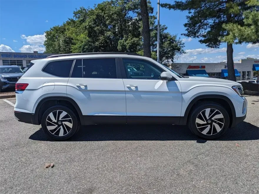2026 Volkswagen Atlas SE Technology photo 1