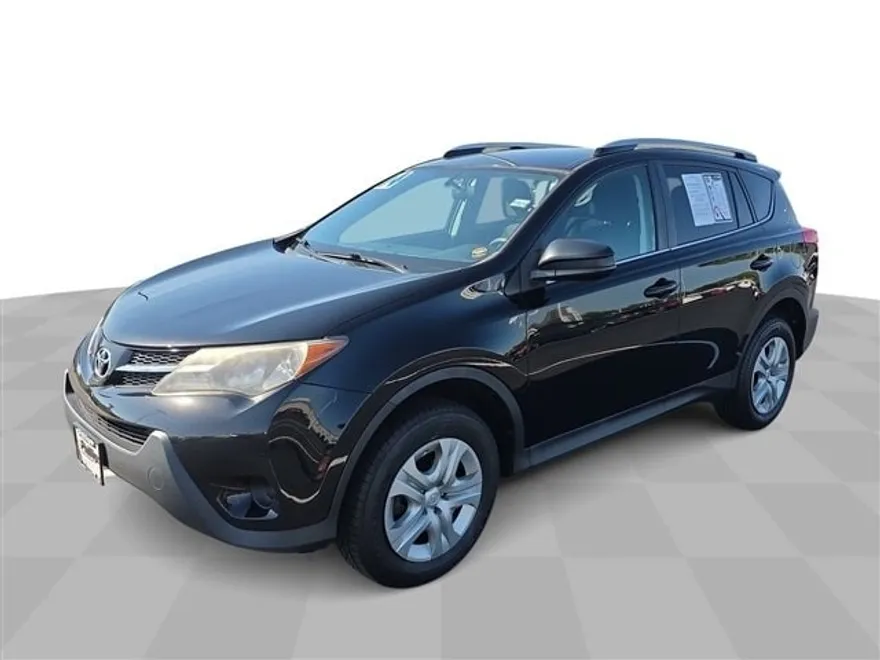 2014 Toyota RAV4 LE photo 1
