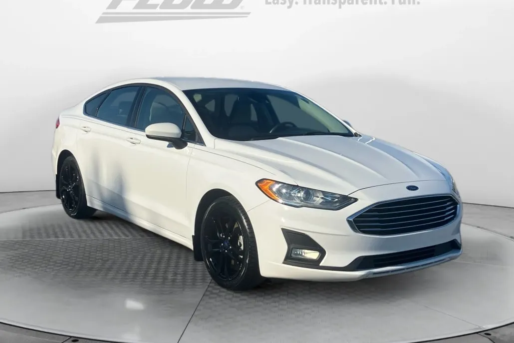 2019 Ford Fusion SE photo 1