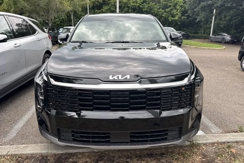 2026 Kia Sportage EX photo 1