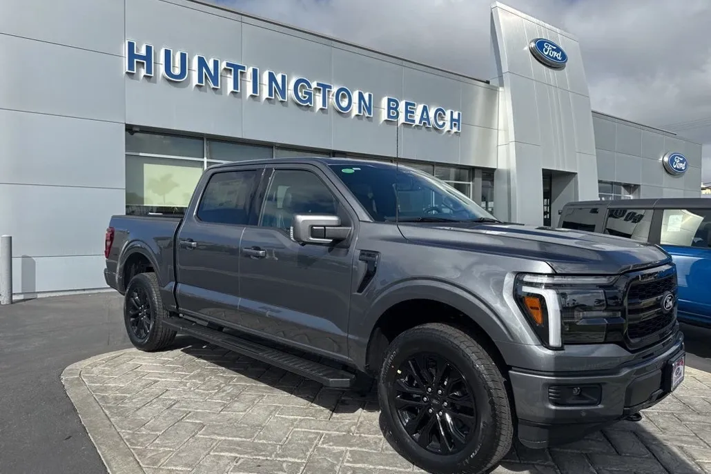 2025 Ford F-150 Lariat photo 1