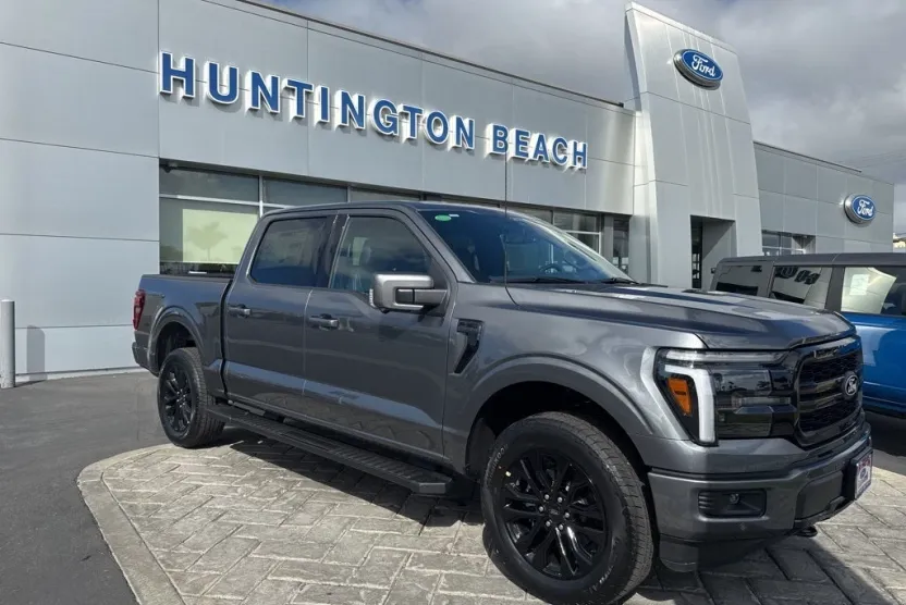 2025 Ford F-150 Lariat photo 1