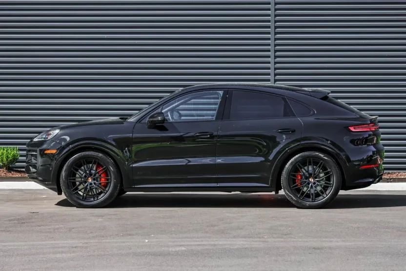 2026 Porsche Cayenne GTS Coupe photo 1