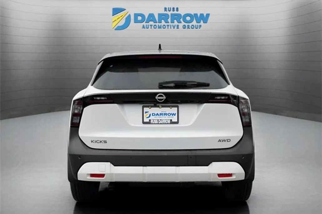 2025 Nissan Kicks SV photo 1