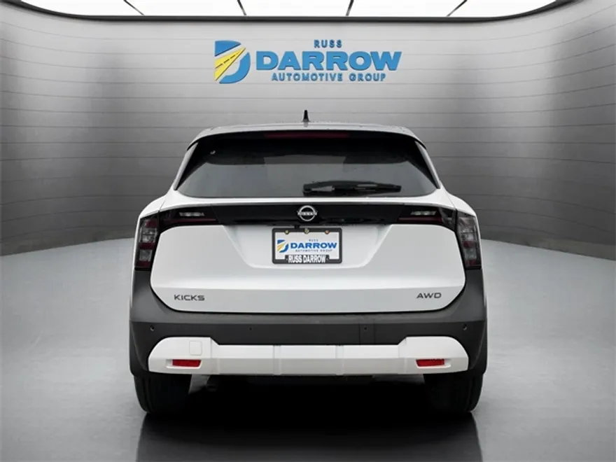2025 Nissan Kicks SV photo 1