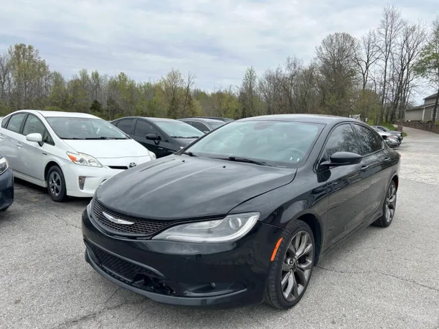 2015 Chrysler 200 S photo 1