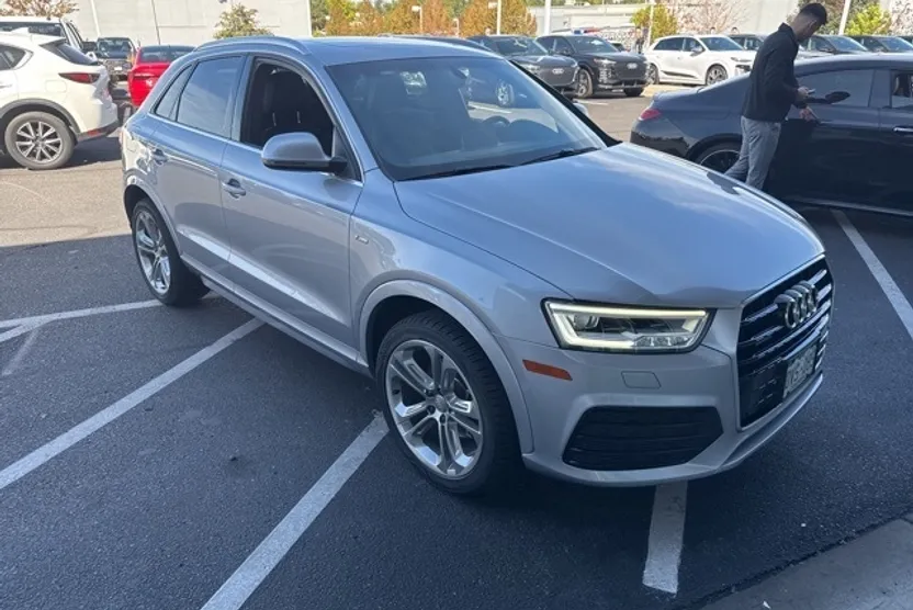 2016 Audi Q3 Prestige photo 1