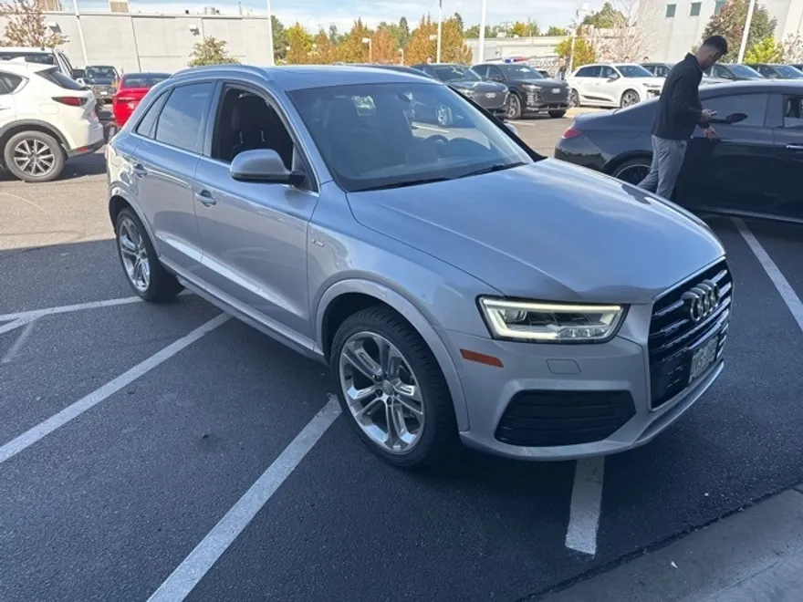 2016 Audi Q3 Prestige photo 1