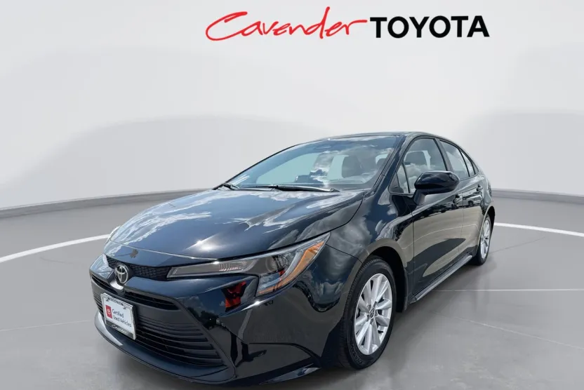 2025 Toyota Corolla LE Premium photo 1