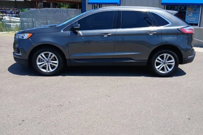 2020 Ford Edge SEL photo 1