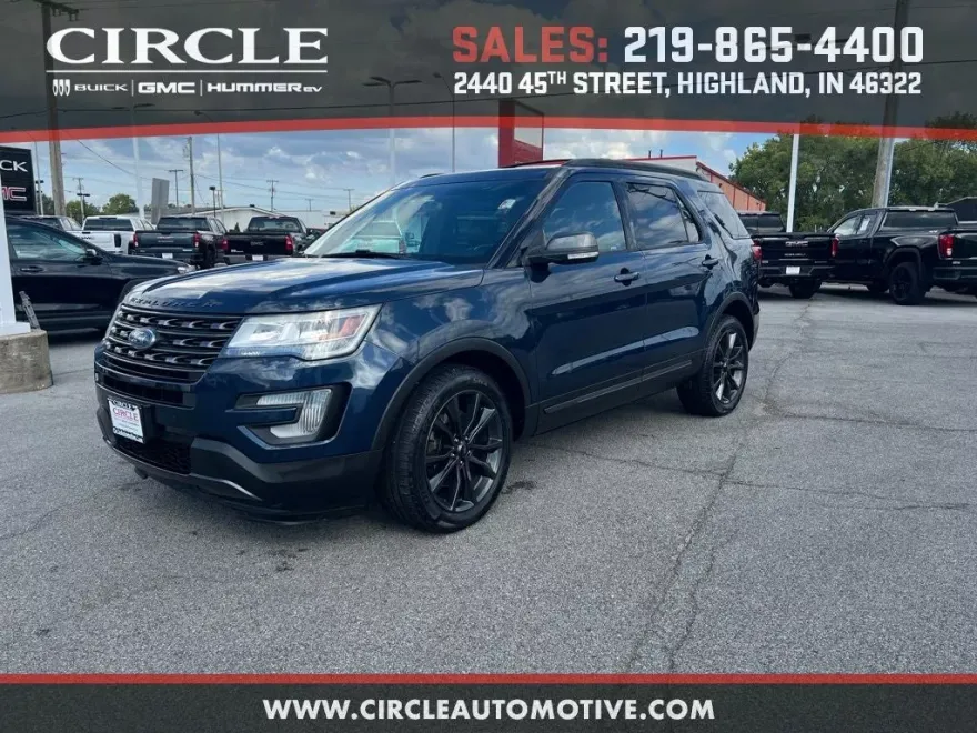 2017 Ford Explorer XLT photo 1