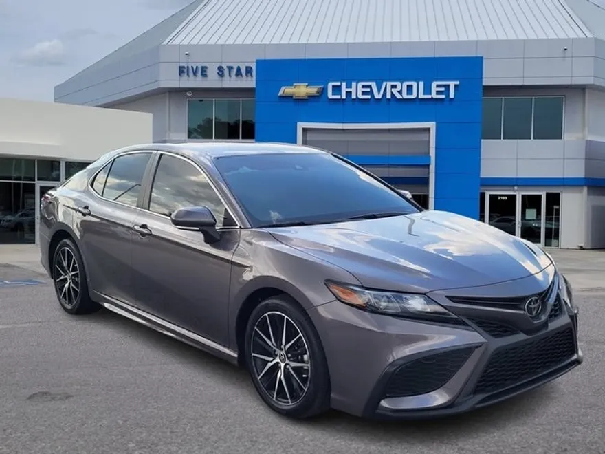 2023 Toyota Camry SE photo 1