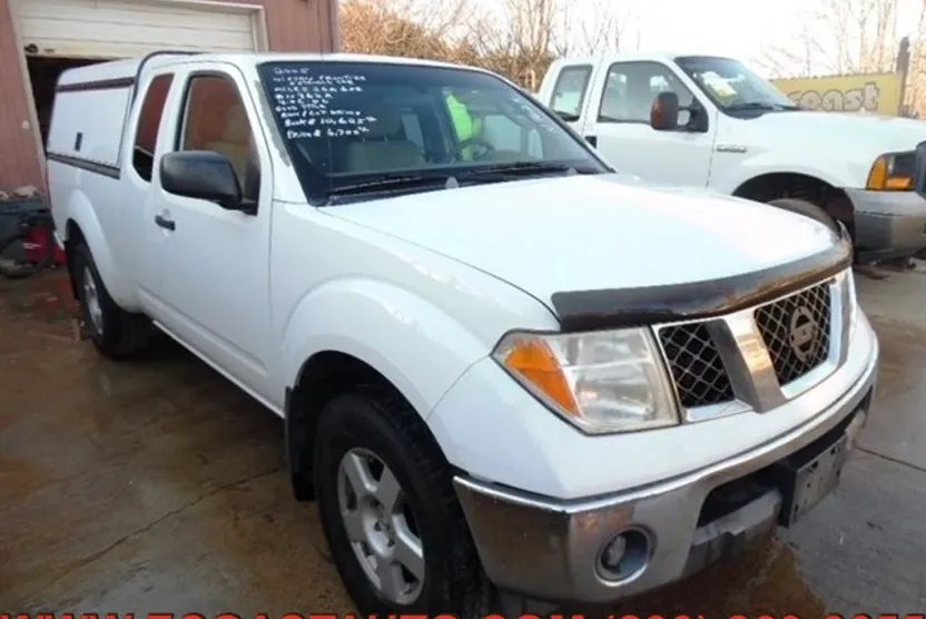 2005 Nissan Frontier SE photo 1