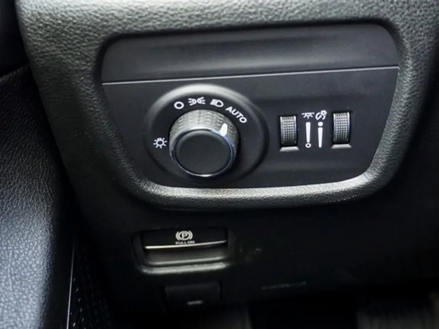 2025 Jeep Grand Cherokee Altitude photo 27