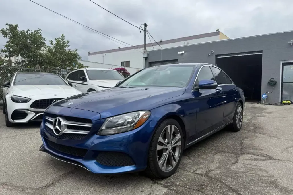 2017 Mercedes Benz C 300 Sedan photo 1