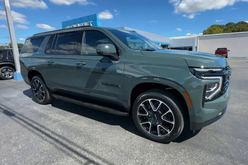 2026 Chevrolet Suburban RST photo 1