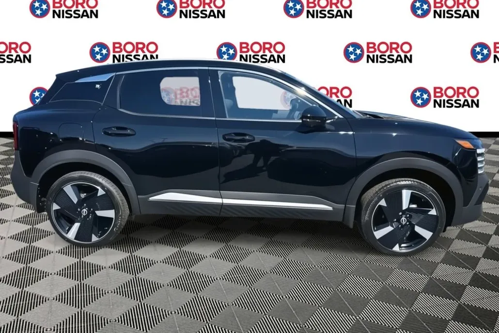 2025 Nissan Kicks SR photo 1
