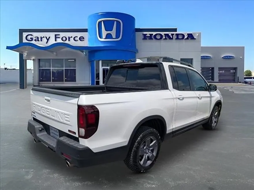 2024 Honda Ridgeline TrailSport photo 1