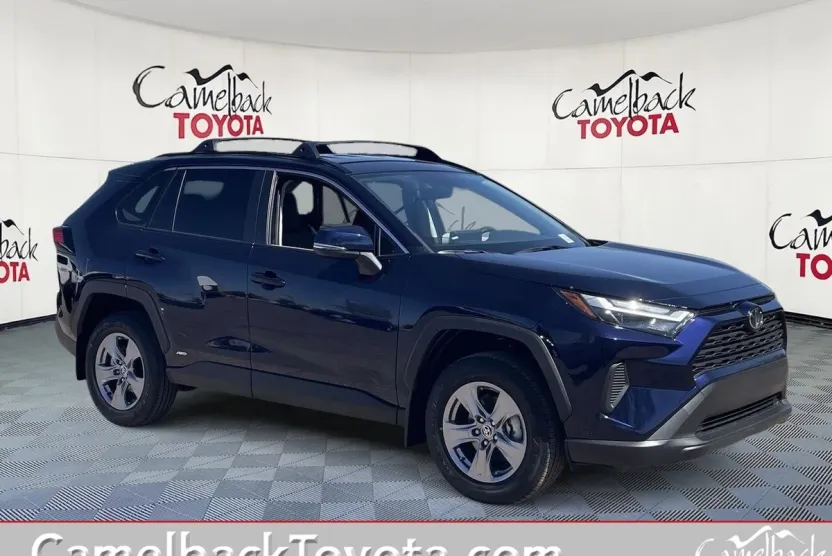 2025 Toyota RAV4 Hybrid XLE photo 1