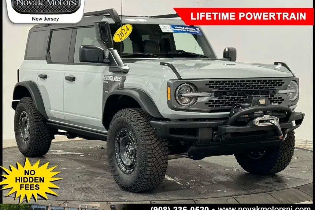 2024 Ford Bronco Everglades photo 1