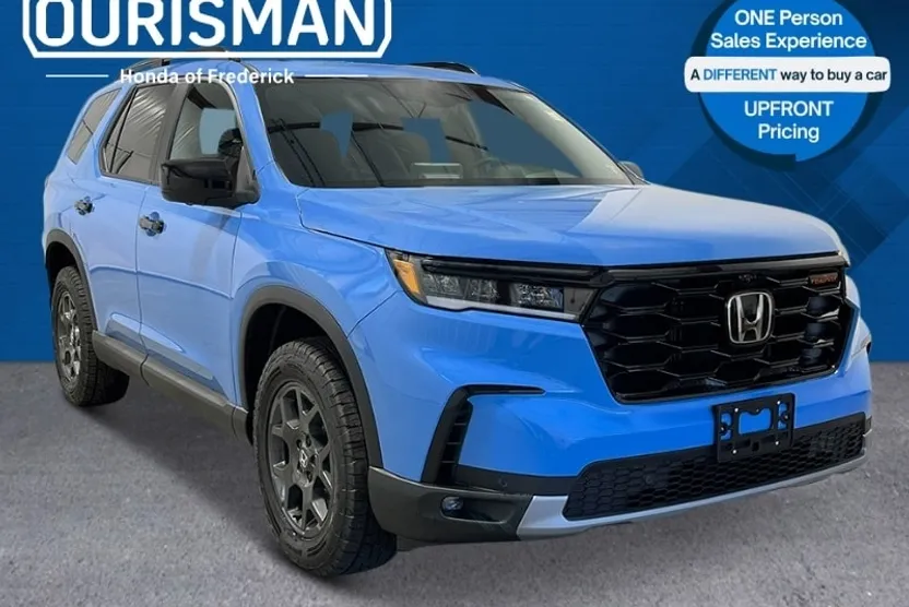 2025 Honda Pilot TrailSport photo 1