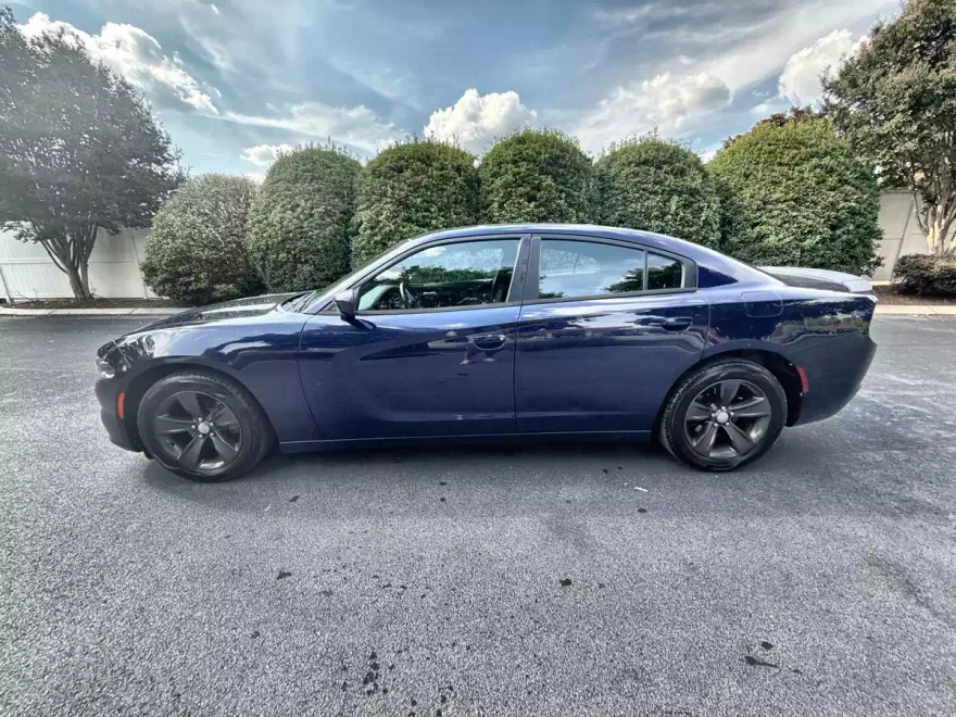 2015 Dodge Charger SE photo 1