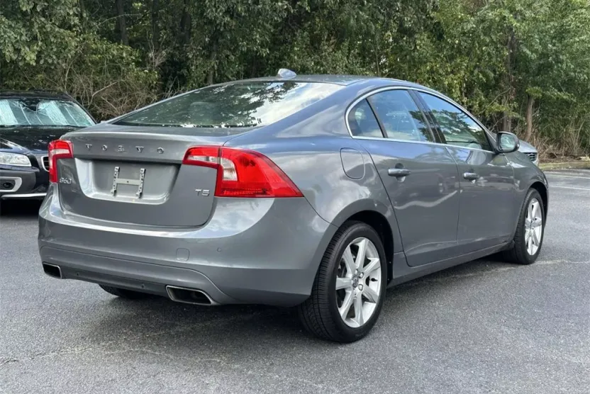 2016 Volvo S60 T5 Drive-E Premier photo 1