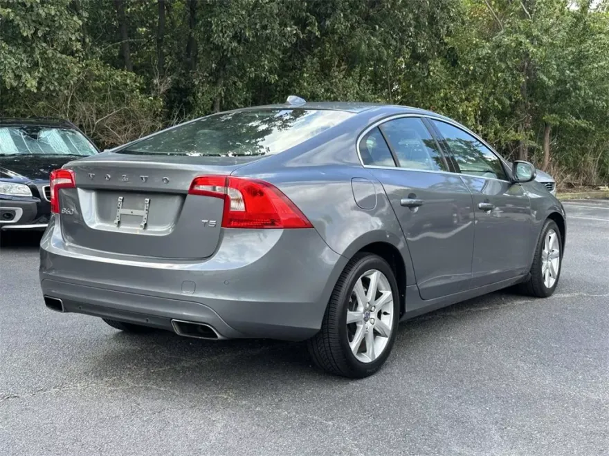 2016 Volvo S60 T5 Drive-E Premier photo 1