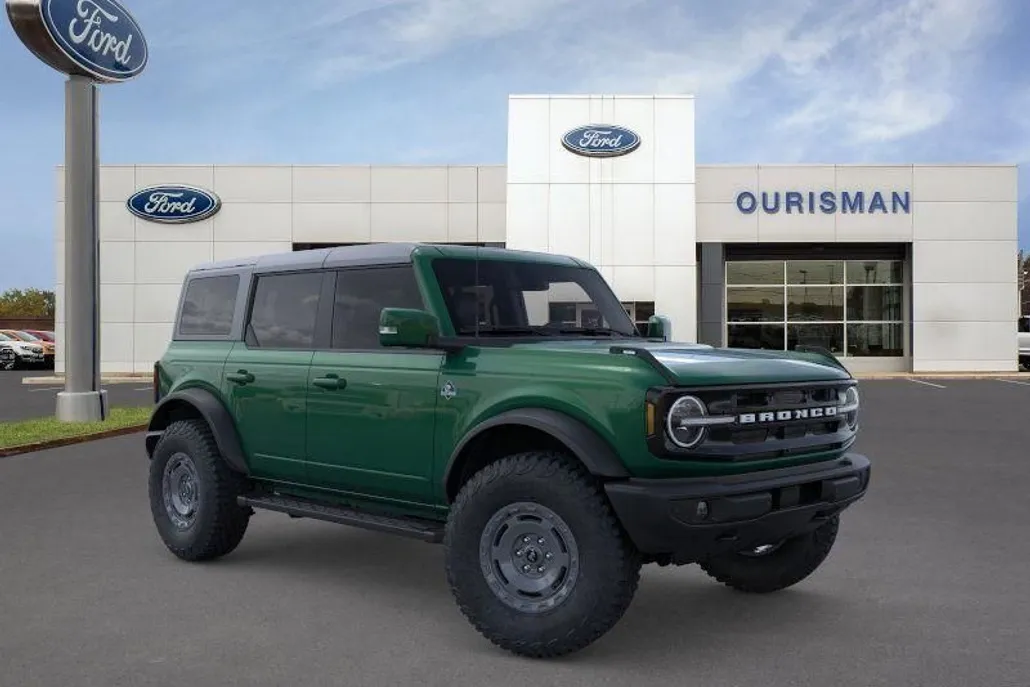 2024 Ford Bronco Outer Banks photo 1