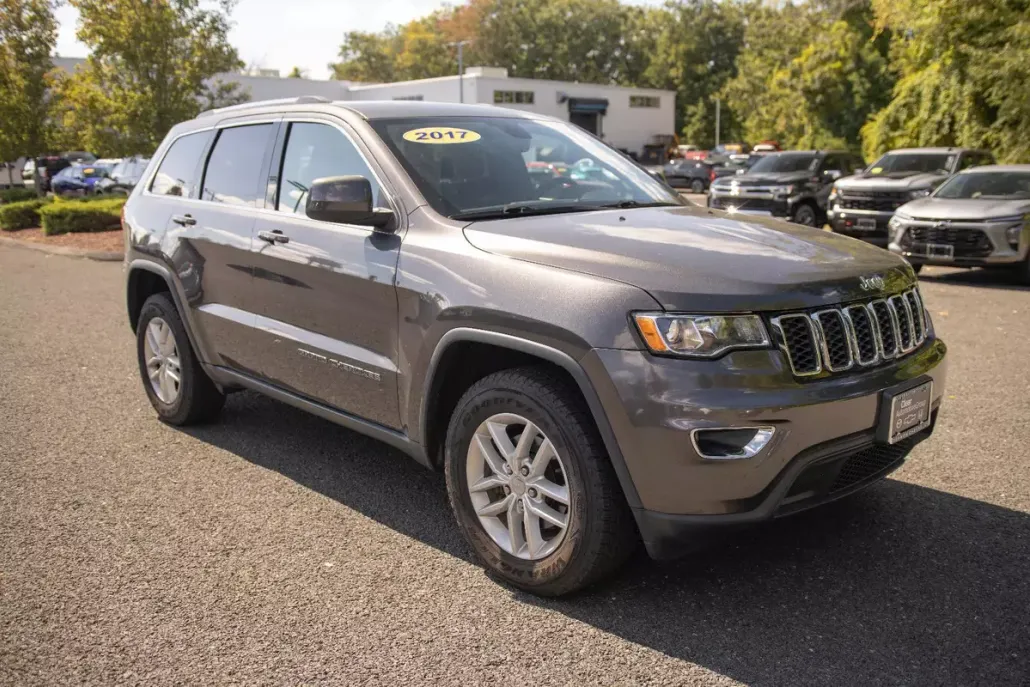 2017 Jeep Grand Cherokee Laredo photo 1