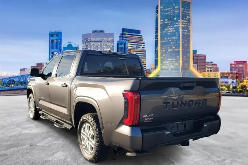 2024 Toyota Tundra SR5 CrewMax photo 1