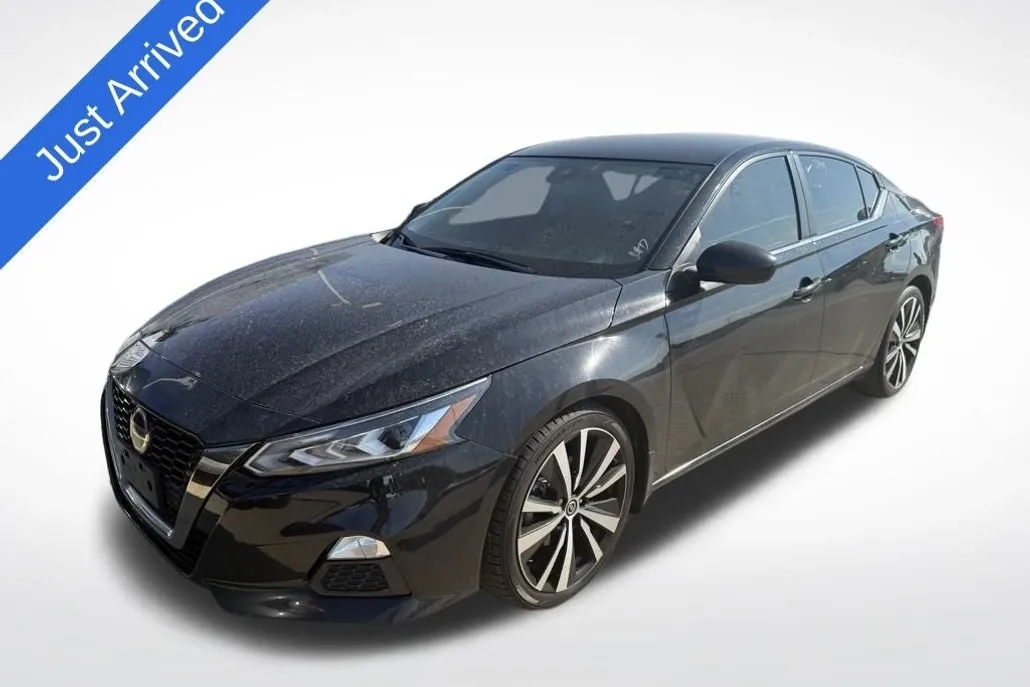 2021 Nissan Altima SR photo 1