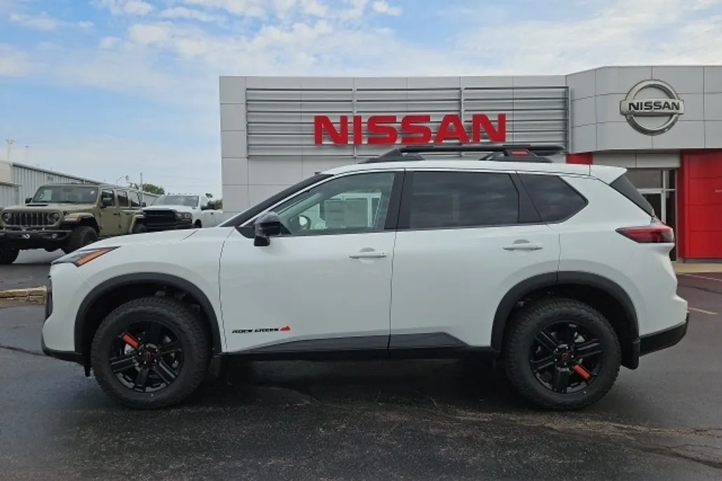 2026 Nissan Rogue SV photo 1