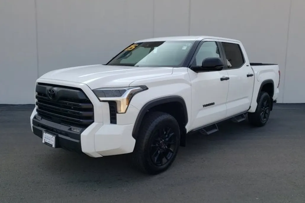 2025 Toyota Tundra SR5 photo 1
