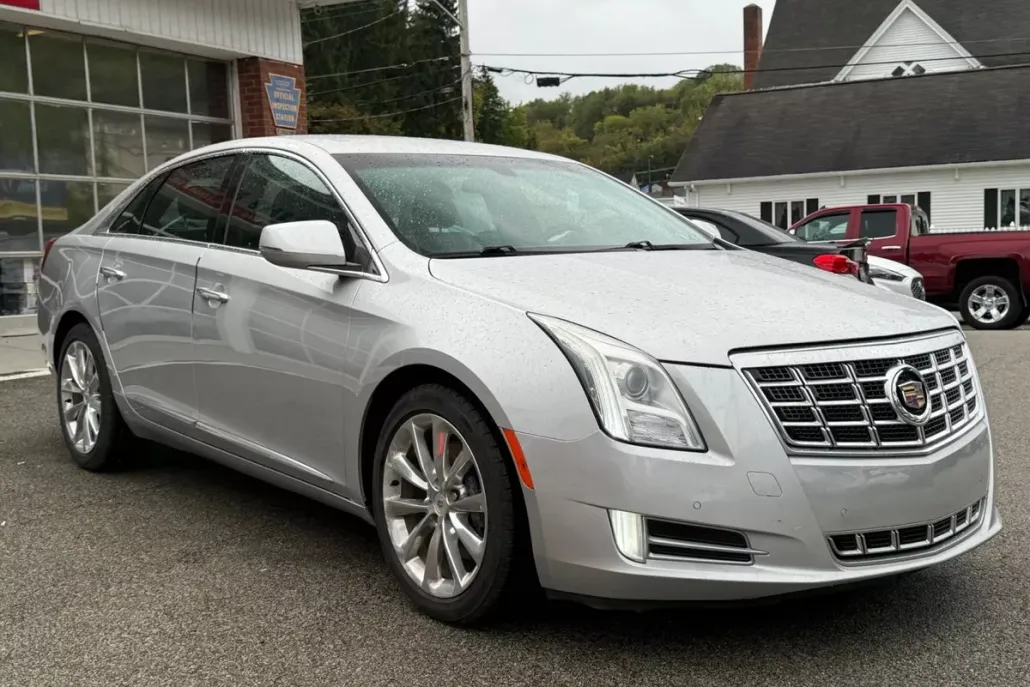 2014 Cadillac XTS Luxury photo 1