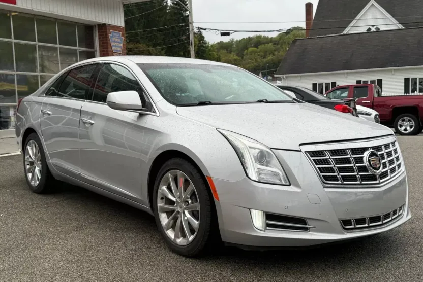 2014 Cadillac XTS Luxury photo 1