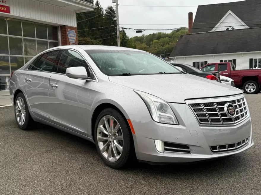 2014 Cadillac XTS Luxury photo 1