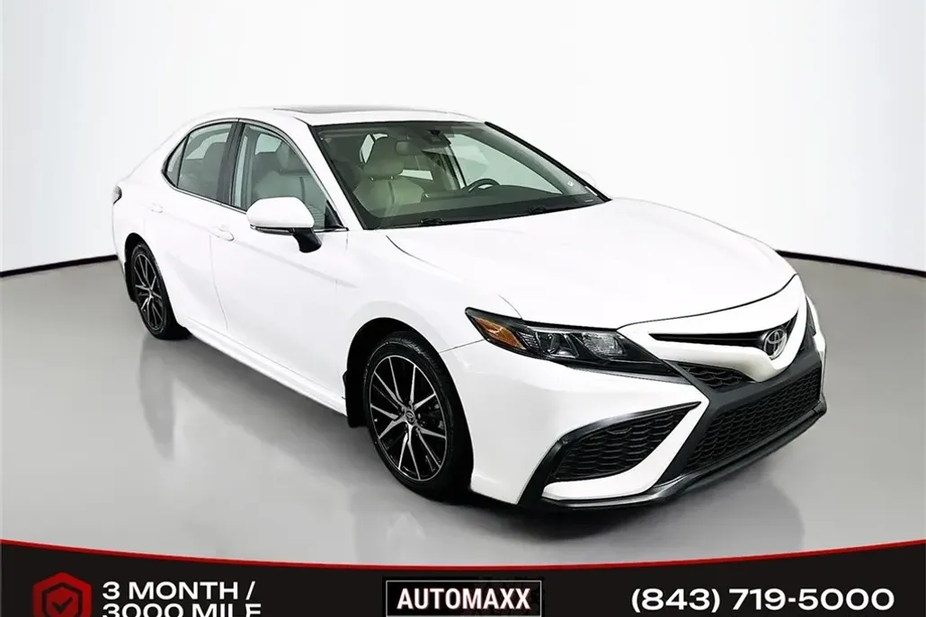 2023 Toyota Camry SE photo 1